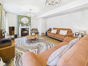 Lounge- click for photo gallery